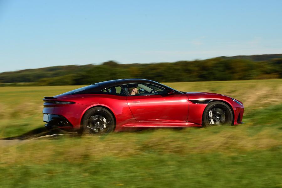 Aston Martin DBS Superleggera 2018 года  (UK) (фото 30 из 40)